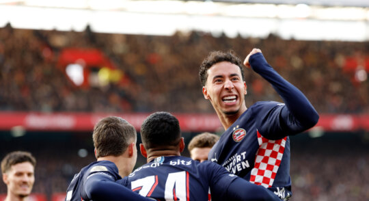 PSV hofleverancier van het Elftal van de Maand oktober