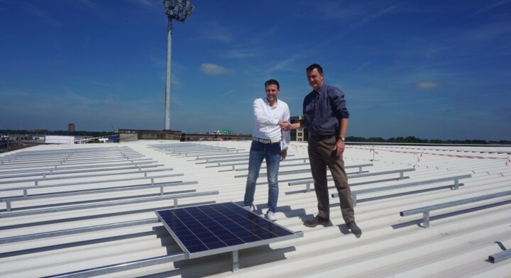1.944 zonnepanelen op dak Rat Verlegh Stadion