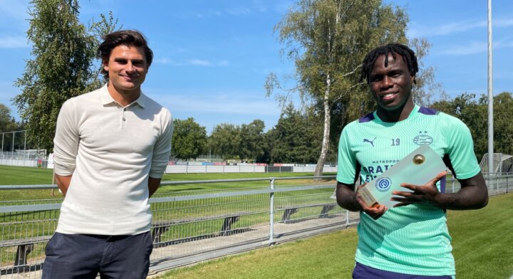 BRUMA NAMED EREDIVISIE PLAYER OF THE MONTH, ALI AKMAN RECEIVES FIRST OFFICIAL JOHAN CRUYFF TALENT OF THE MONTH AWARD AND XI OF OF THE MONTH