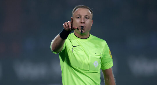 Aanstellingen scheidsrechters: Teuben maakt competitiedebuut in Volendam