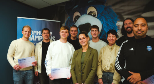 Eerste lichting Community Champions-jongerenbegeleiderscursus succesvol afgerond