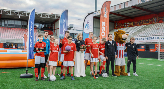 Koningin Máxima bezoekt maatschappelijk project Community Champions bij TOP Oss