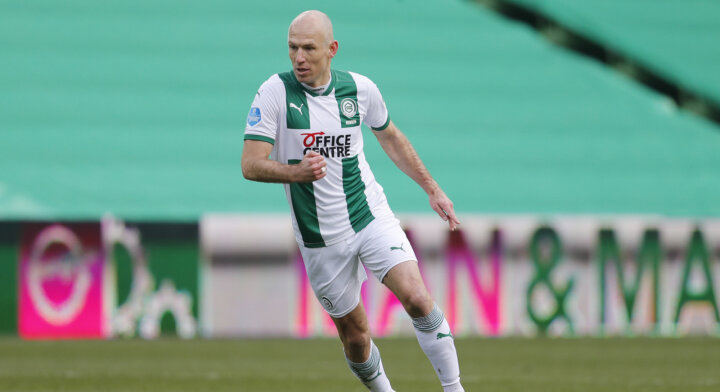 Arjen Robben retires from professional football for second time